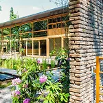Lovely In With Private Swimming Pool, Be Inside Or Outside Ferienhaus