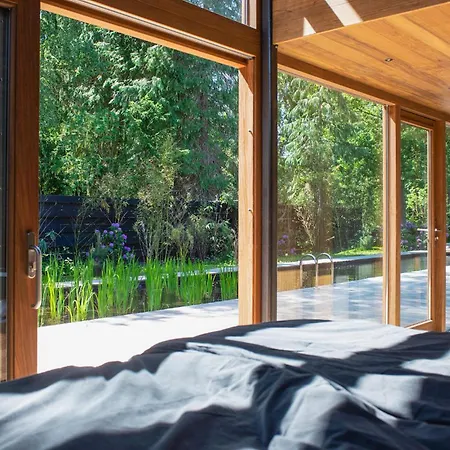 Lovely In Gorssel With Private Swimming Pool, Be Inside Or Outside 펜션 고셀