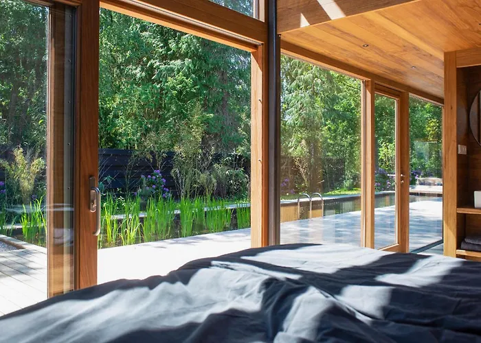 Lovely In Gorssel With Private Swimming Pool, Be Inside Or Outside 펜션 고셀